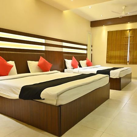 Hotel Royal Cottage กานปูร์ ภายนอก รูปภาพ