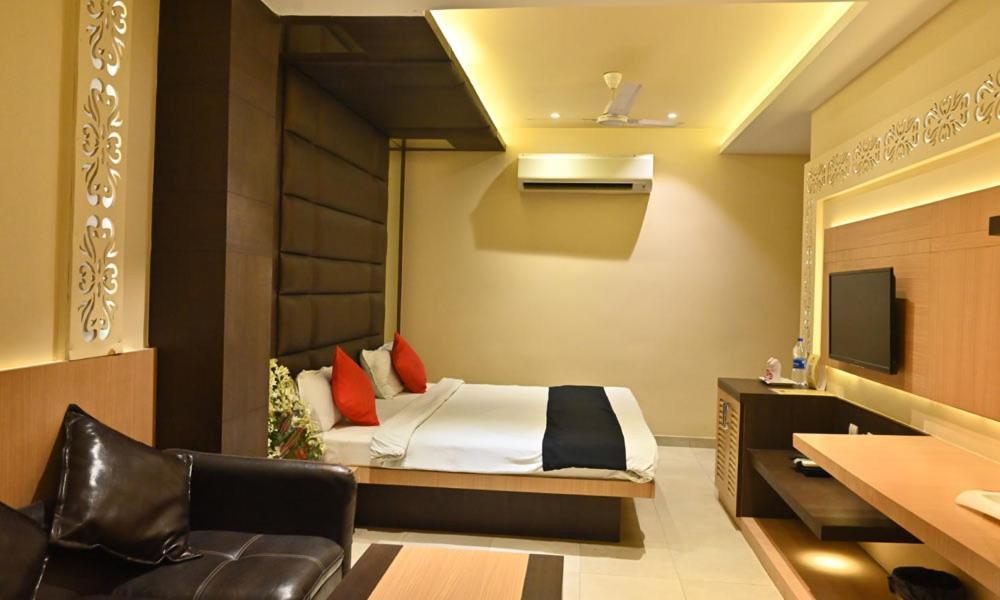 Hotel Royal Cottage กานปูร์ ภายนอก รูปภาพ