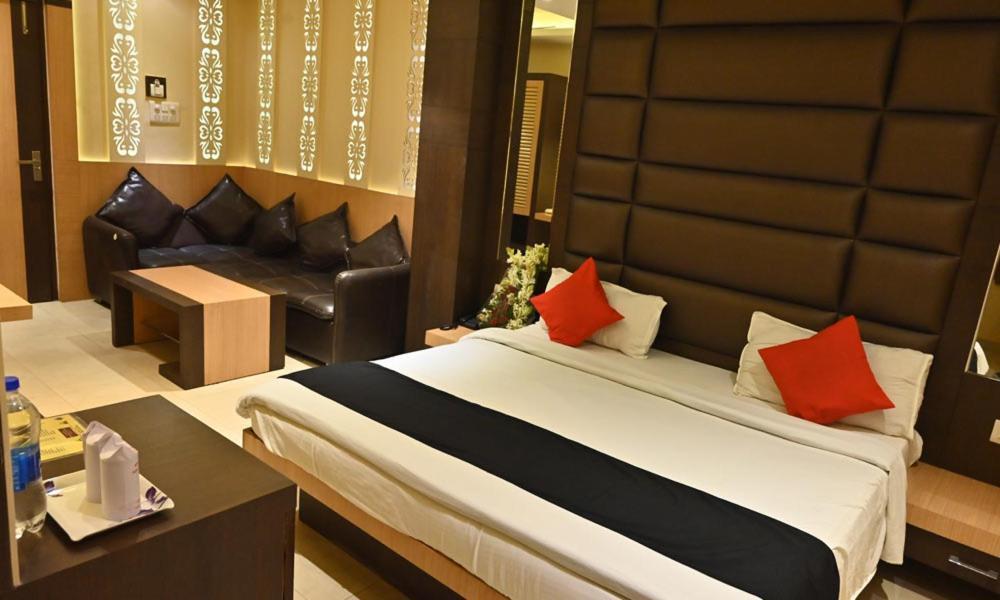 Hotel Royal Cottage กานปูร์ ภายนอก รูปภาพ
