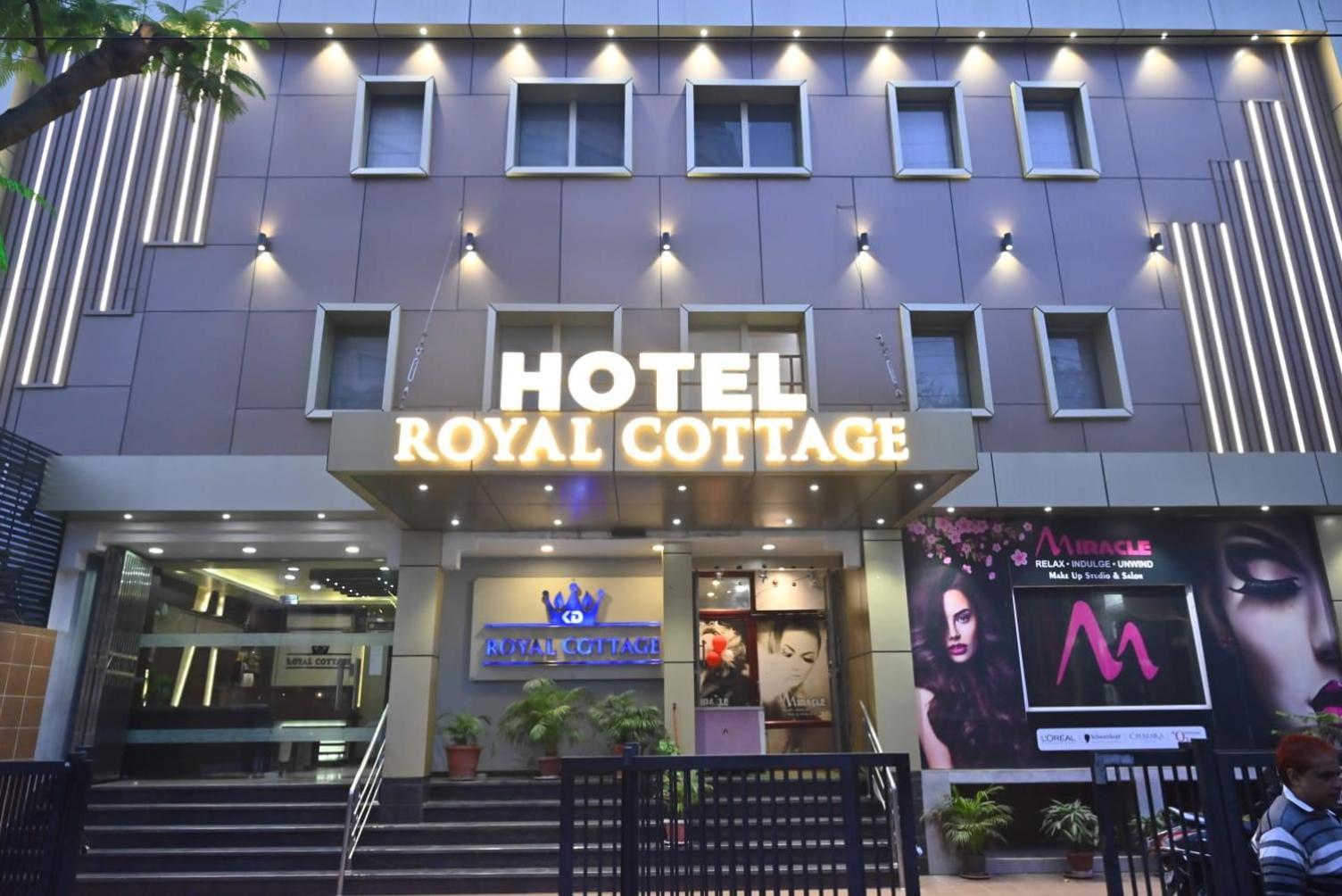 Hotel Royal Cottage กานปูร์ ภายนอก รูปภาพ